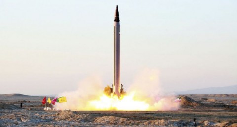 بعد تهديدات أمريكية... إيران تكشف خطوتها التالية في مجال التسلح وتذكر بقدراتها الصاروخية