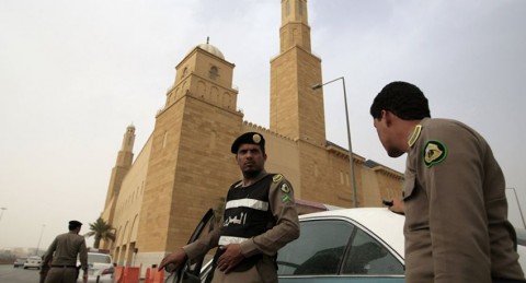 السعودية... مقيمون ينتحلون صفة "رجال أمن"... والشرطة تتدخل