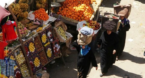 "التموين" تطمئن المصريين بشأن الخضار والفاكهة والسلع التموينية